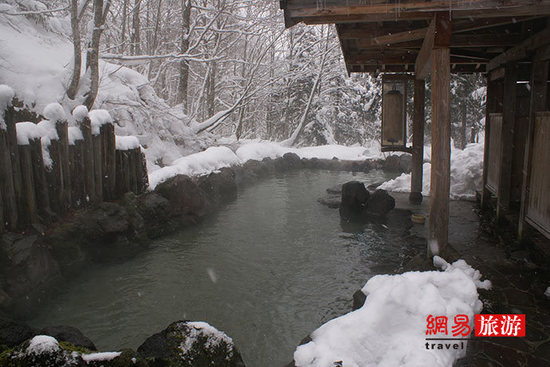 日本秋田有個乳頭溫泉鄉(xiāng)