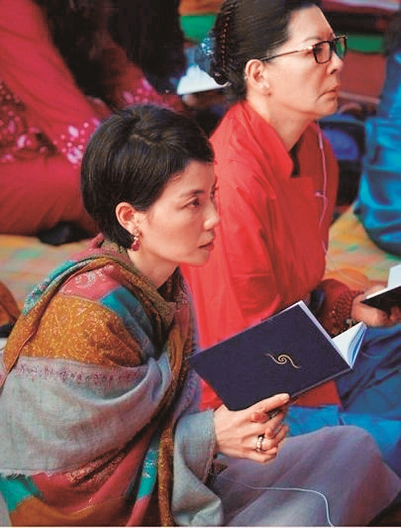 王菲素顏印度朝拜法王 王菲素顏印度朝拜法王