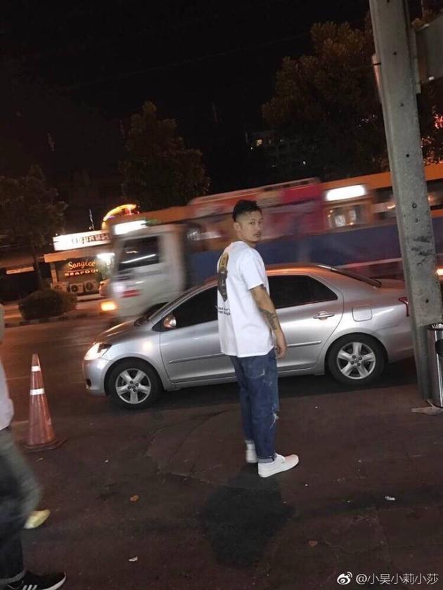 曝余文樂與神秘女子現(xiàn)身泰國紅燈區(qū) 曝余文樂與神秘女子現(xiàn)身泰國紅燈區(qū)