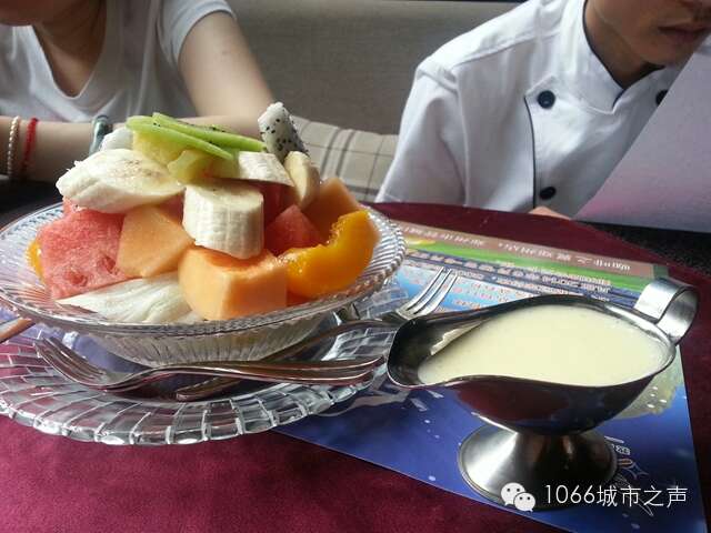 水果沙拉。真材實(shí)料。