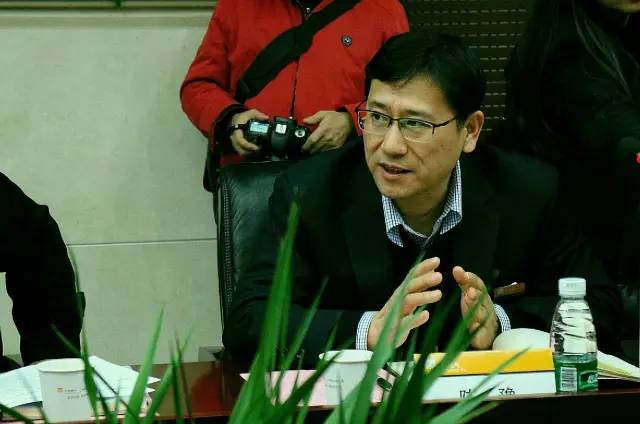 互動結束后華潤燃氣的陳豫總也對各位達人們提出的問題一一作出解答，可是讓大家伙兒們相當滿意呢！