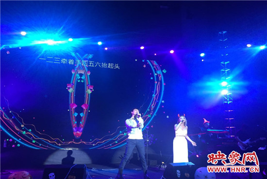 丁當(dāng)現(xiàn)場(chǎng)分享了她的代表曲目，《猜不透》全場(chǎng)大合唱，歌手嚴(yán)爵充分展現(xiàn)創(chuàng)作型歌手的特點(diǎn)。