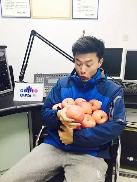 乖乖類！你們真的想用蘋果收買我