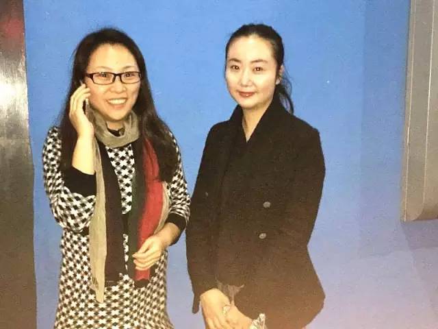 娛樂976主持人丁蘭邀請(qǐng)奧斯卡會(huì)堂影城范經(jīng)理現(xiàn)場連線