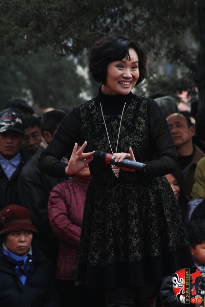 《梨園春》十年擂主爭(zhēng)霸賽十大明星擂主得主鄭瑞霞演唱曲劇《風(fēng)雪配》選段“今日是我出閨的前一天晚上”