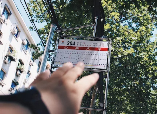 鄭州日常，公共汽車(chē)，最大眾的出行方式。