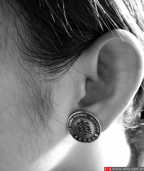 　網(wǎng)友紛曬特別的耳釘。網(wǎng)友供圖