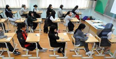 　藝術(shù)生不僅需要專業(yè)課優(yōu)秀，文化課成績也必須達(dá)標(biāo)