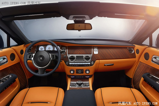 四座敞篷勞斯萊斯曜影將在廣州車展發(fā)布 四座敞篷勞斯萊斯曜影將在廣州車展發(fā)布