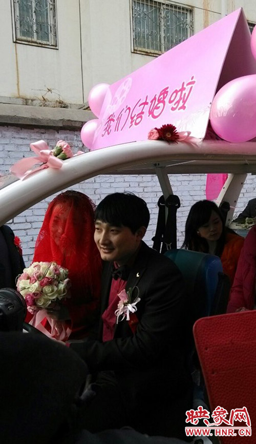 自行車隊(duì)迎親 自行車隊(duì)迎親