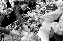 市民在某超市購(gòu)買(mǎi)豬肉