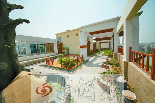 “空中花園”的假樹、水車、小橋都已經(jīng)被拆除