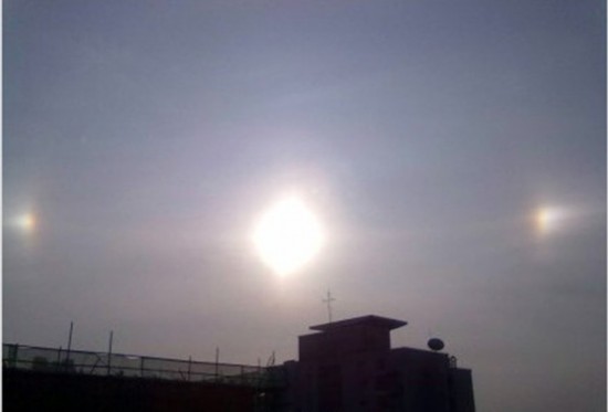 上?，F(xiàn)“3個(gè)太陽(yáng)”
