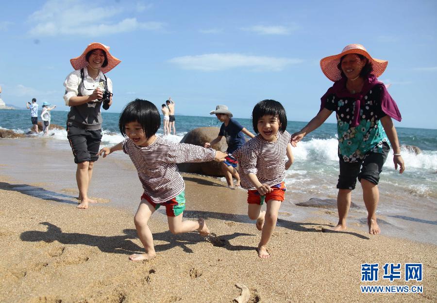 春節(jié)黃金周全國共接待游客2.03億人次同比漲15.1% 春節(jié)黃金周全國共接待游客2.03億人次同比漲15.1%