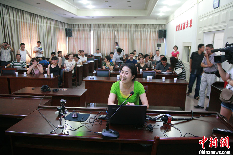 浙江江山韓亞空難親歷學(xué)生與國內(nèi)家長進(jìn)行視頻對(duì)話 中新社發(fā) 李晨韻/攝