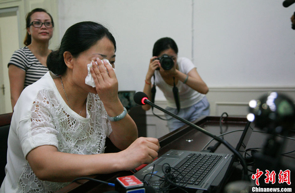 浙江江山韓亞空難親歷學(xué)生與國內(nèi)家長進(jìn)行視頻對(duì)話 中新社發(fā) 李晨韻/攝