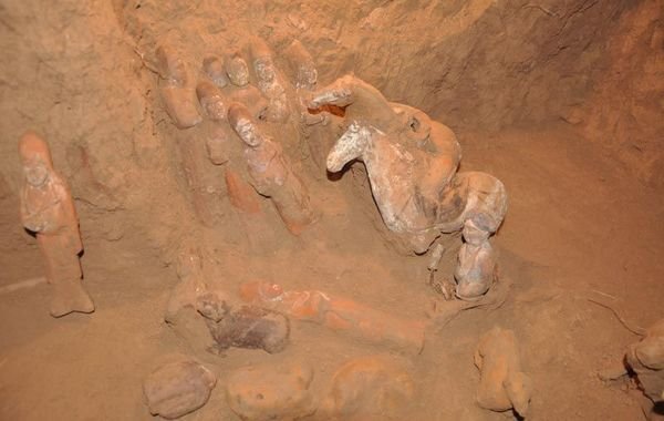 陜西省文物局對外公布了日前發(fā)掘的唐代女官上官婉兒墓葬的照片。