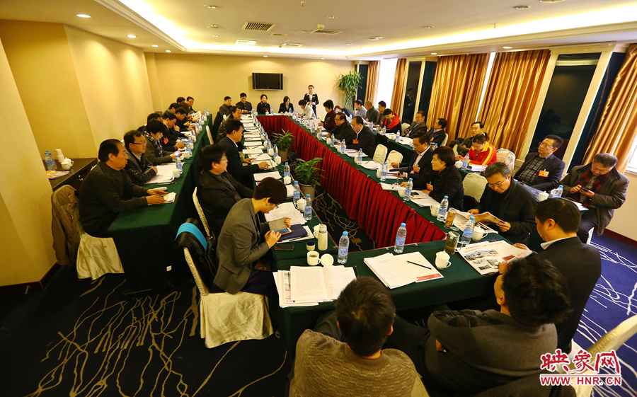 1月15日上午，政協(xié)委員小組會(huì)議，社科、體育、新聞出版組討論現(xiàn)場(chǎng)