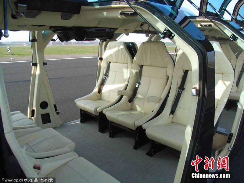 “超級巴士”在迪拜投入運營 打造世界最豪華公交車 “超級巴士”在迪拜投入運營 打造世界最豪華公交車