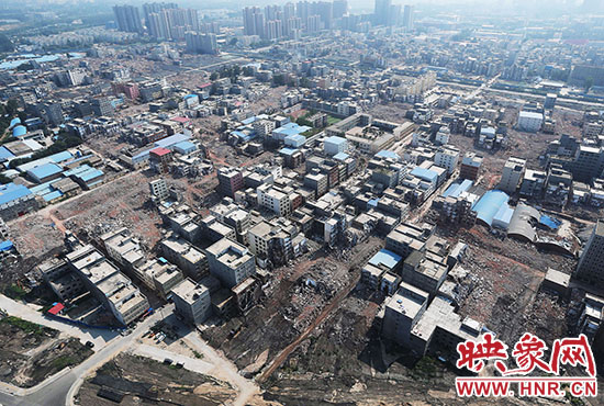 震驚！航拍鄭州城中村拆遷 宛如“地震災(zāi)區(qū)”