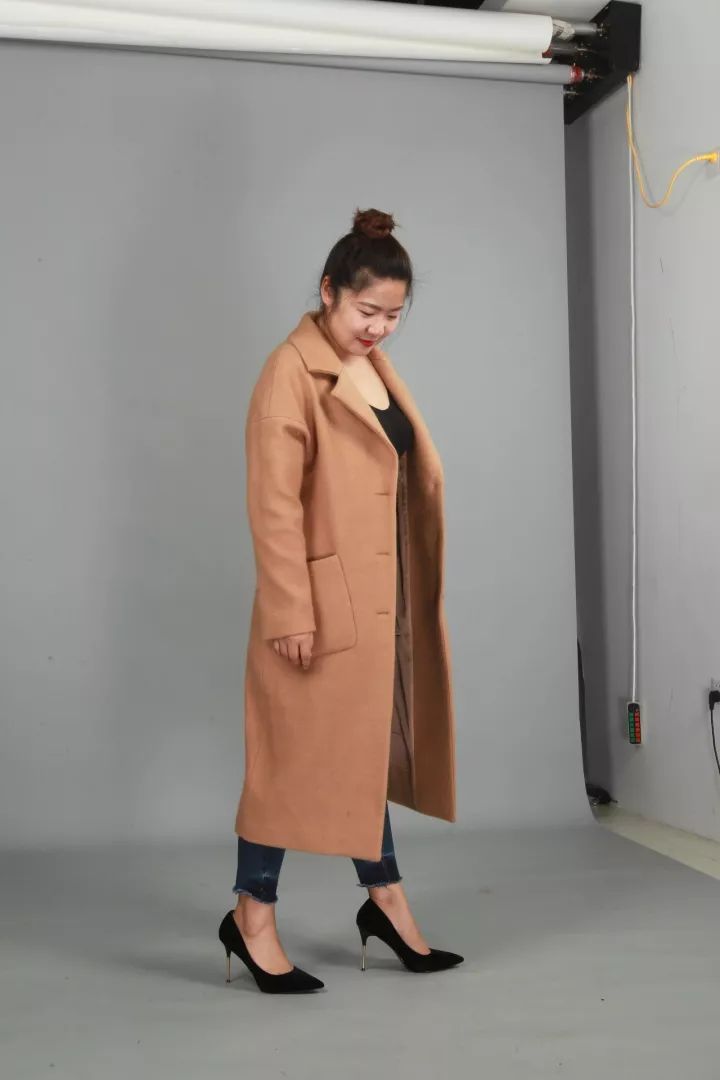 鄭州淘女郎:一天要換100多套衣服 日入過萬 鄭州淘女郎:一天要換100多套衣服 日入過萬