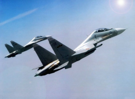 資料圖：解放軍蘇-30戰(zhàn)機(jī)。