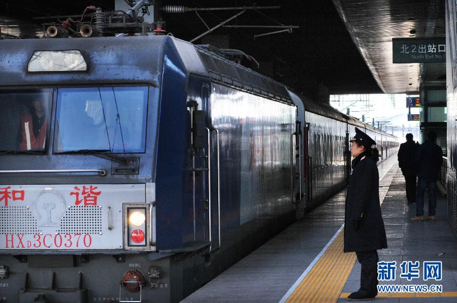 鐵路春運(yùn)15天發(fā)送旅客超8000萬　客流相對平緩