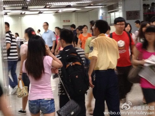 7月22日早上，上海地鐵6號(hào)線浦電路站，一男一女發(fā)生激烈口角，女子“指證”男子系“色狼”。