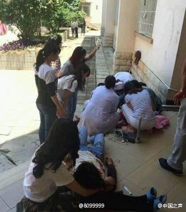 云南大學(xué)發(fā)生持刀傷人事件 男子爬上女生宿舍行兇 云南大學(xué)發(fā)生持刀傷人事件 男子爬上女生宿舍行兇