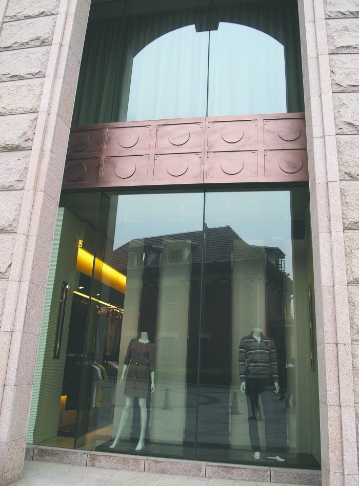 成都新東方千禧大酒店內(nèi)，曾銷售假冒LV產(chǎn)品的店鋪