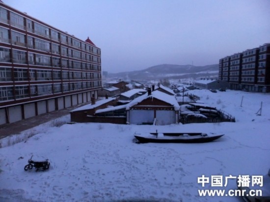 黑龍江一開發(fā)商在縣委"跳樓身亡" 副縣長在場(附圖) 黑龍江一開發(fā)商在縣委"跳樓身亡" 副縣長在場(附圖)