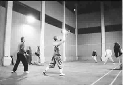 杭州靈隱寺僧侶羽毛球隊受關注 稱打球亦修行 杭州靈隱寺僧侶羽毛球隊受關注 稱打球亦修行