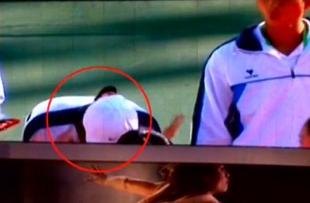 網(wǎng)友曝李娜九運(yùn)會(huì)領(lǐng)獎(jiǎng)臺(tái)上疑被當(dāng)眾扇耳光(圖) 網(wǎng)友曝李娜九運(yùn)會(huì)領(lǐng)獎(jiǎng)臺(tái)上疑被當(dāng)眾扇耳光(圖)