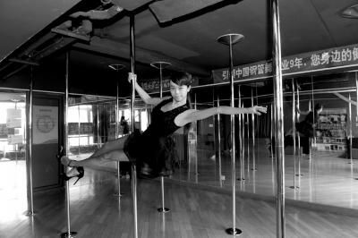 男子疑患易性癥赴泰變性 男扮女裝天天約會(huì) 男子疑患易性癥赴泰變性 男扮女裝天天約會(huì)