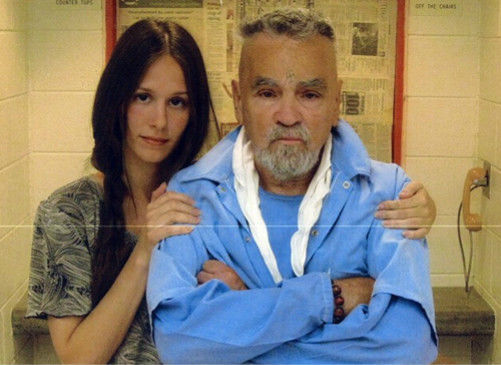 26歲美女愛上80歲殺人魔兩人將在獄中結(jié)婚(圖) 26歲美女愛上80歲殺人魔兩人將在獄中結(jié)婚(圖)