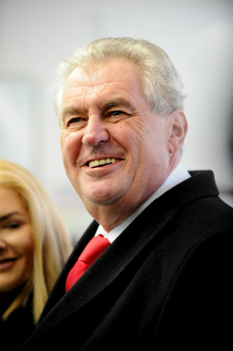 捷克總統(tǒng)直選末輪投票澤曼稱如當選不會見達賴 捷克總統(tǒng)直選末輪投票澤曼稱如當選不會見達賴