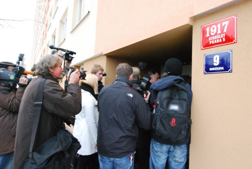 捷克總統(tǒng)直選末輪投票澤曼稱如當選不會見達賴 捷克總統(tǒng)直選末輪投票澤曼稱如當選不會見達賴