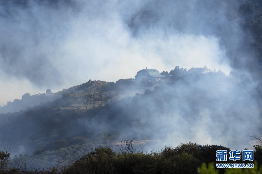 美國(guó)南加州山火燎原 美國(guó)南加州山火燎原