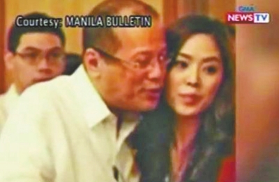 　2012年,阿基諾三世與比自己小23歲的韓裔女主播格雷斯·李在一起。