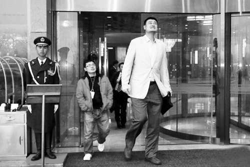 霧霾未散沙塵又至 一出門(mén)來(lái)滿(mǎn)臉沙 霧霾未散沙塵又至 一出門(mén)來(lái)滿(mǎn)臉沙