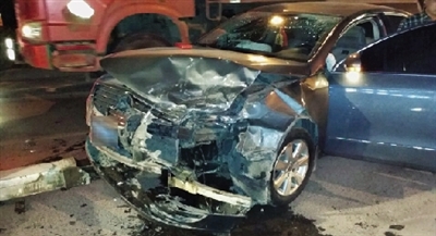 江淮車突然斜刺沖向了對(duì)面 江淮車突然斜刺沖向了對(duì)面