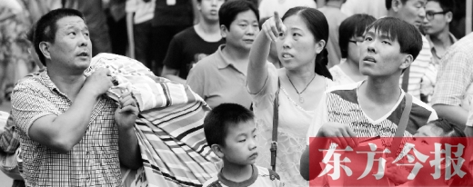 家長親自送孩子上大學，最主要的原因還是擔心孩子的安全問題