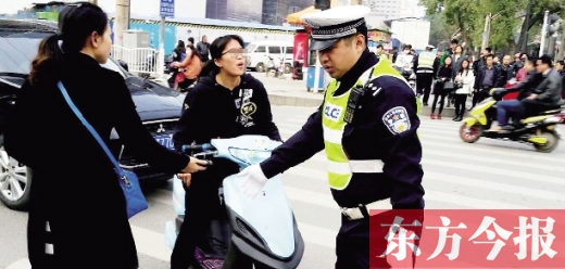 昨日，鄭州市交巡警“百日行動(dòng)”首日