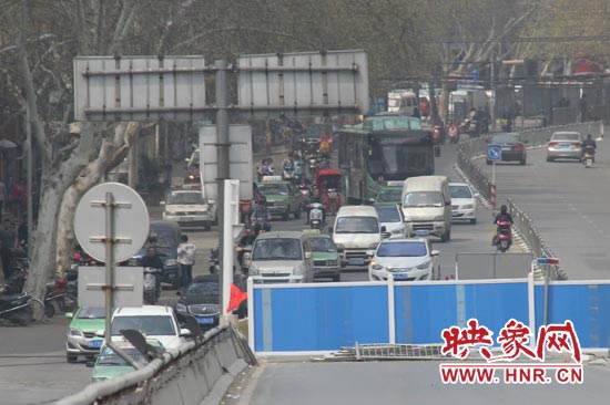 南陽路北向南方向擁堵嚴重。