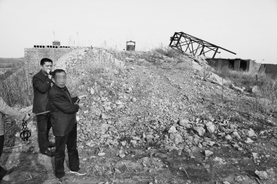 犯罪嫌疑人張保生指認(rèn)拋尸現(xiàn)場 犯罪嫌疑人張保生指認(rèn)拋尸現(xiàn)場