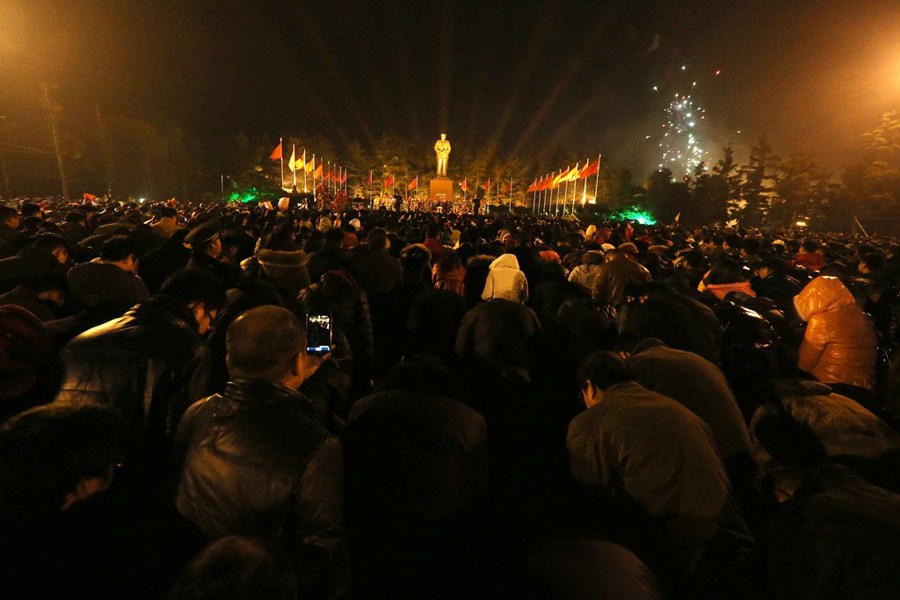 各地舉行毛澤東誕辰119周年紀(jì)念活動 各地舉行毛澤東誕辰119周年紀(jì)念活動