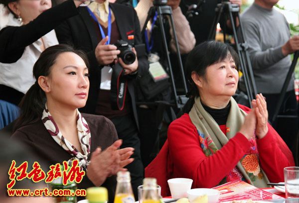 各地舉行毛澤東誕辰119周年紀(jì)念活動 各地舉行毛澤東誕辰119周年紀(jì)念活動