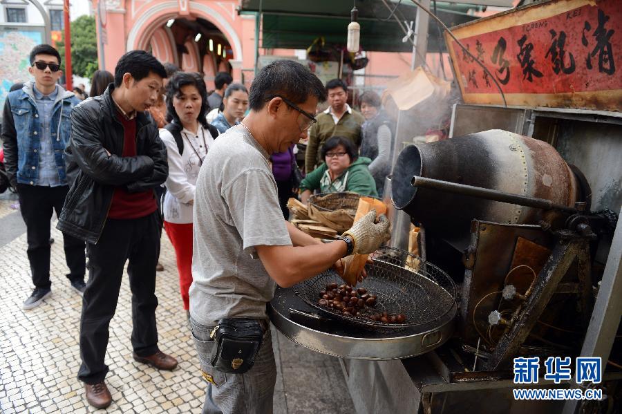 (晚報(bào))(5)澳門春節(jié)長(zhǎng)假現(xiàn)人潮 (晚報(bào))(5)澳門春節(jié)長(zhǎng)假現(xiàn)人潮