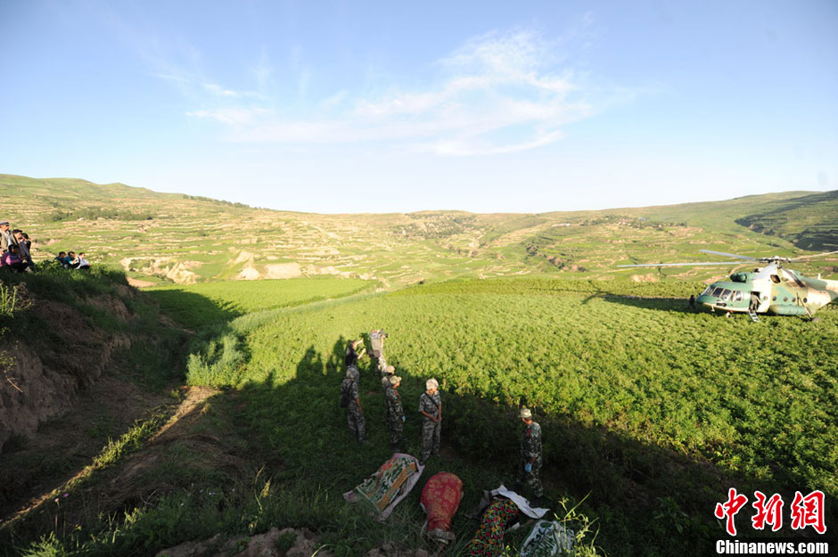 甘肅定西地震:岷縣永光村救援現(xiàn)場直擊 甘肅定西地震:岷縣永光村救援現(xiàn)場直擊