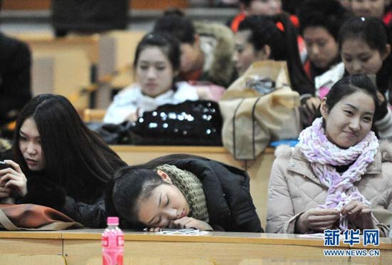 藝考面面觀之辛酸史 18歲女生騙外婆萬(wàn)元抽脂 藝考面面觀之辛酸史 18歲女生騙外婆萬(wàn)元抽脂